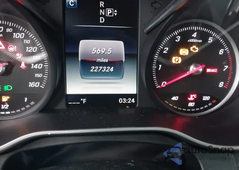 2015 Mercedes-Benz C 300 Sport 4Matic из США, поврежденный, VIN 55SWF4KB9FU003101